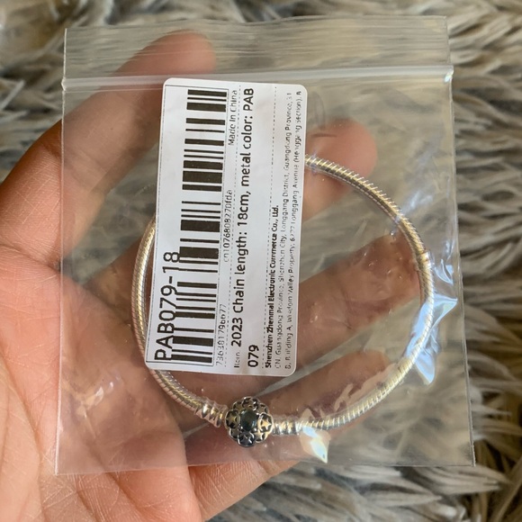 NWOT Disney Aladdin Princess Jasmine Snake Chain Moments Bracelet Sz 17 cm - Picture 2 of 10